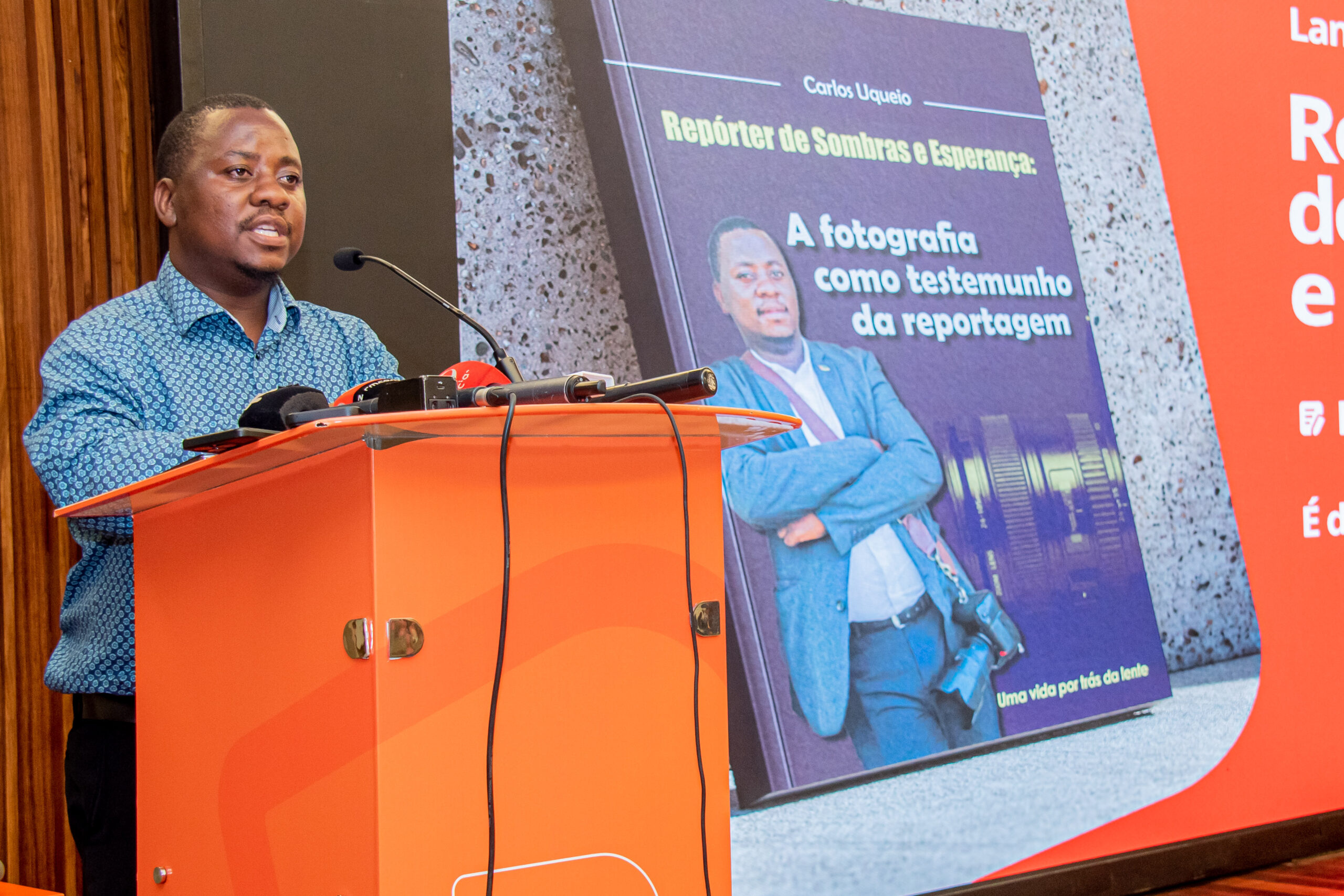 Fotojornalista Carlos Uqueio lança primeiro livro no BCI