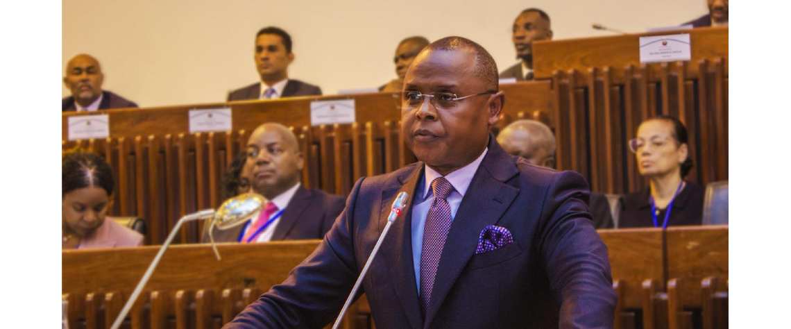 Tensão pós-eleitoral: PGR entra mudo e sai surdo da AR sobre chacina policial de civis