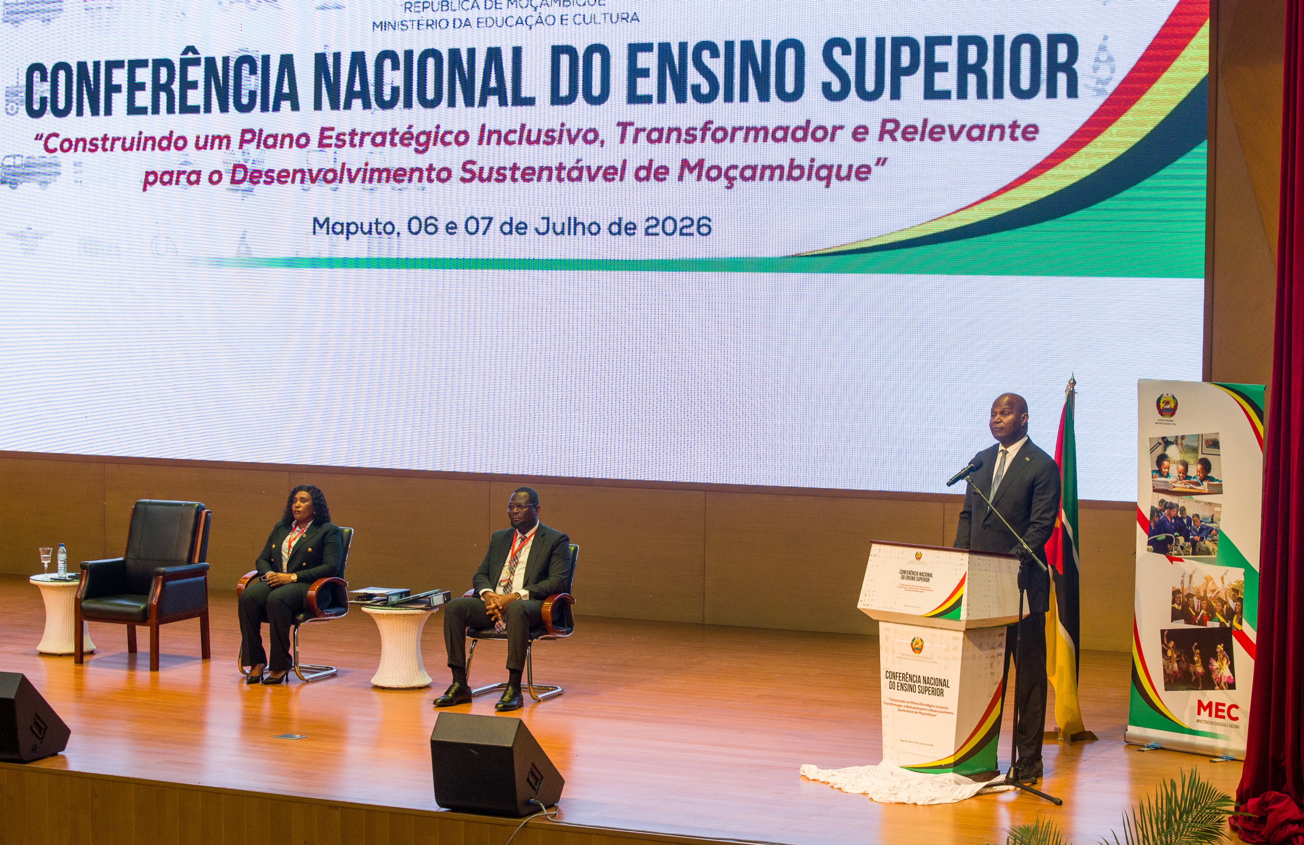 Governo quer universidades mais ligadas à economia e à inovação