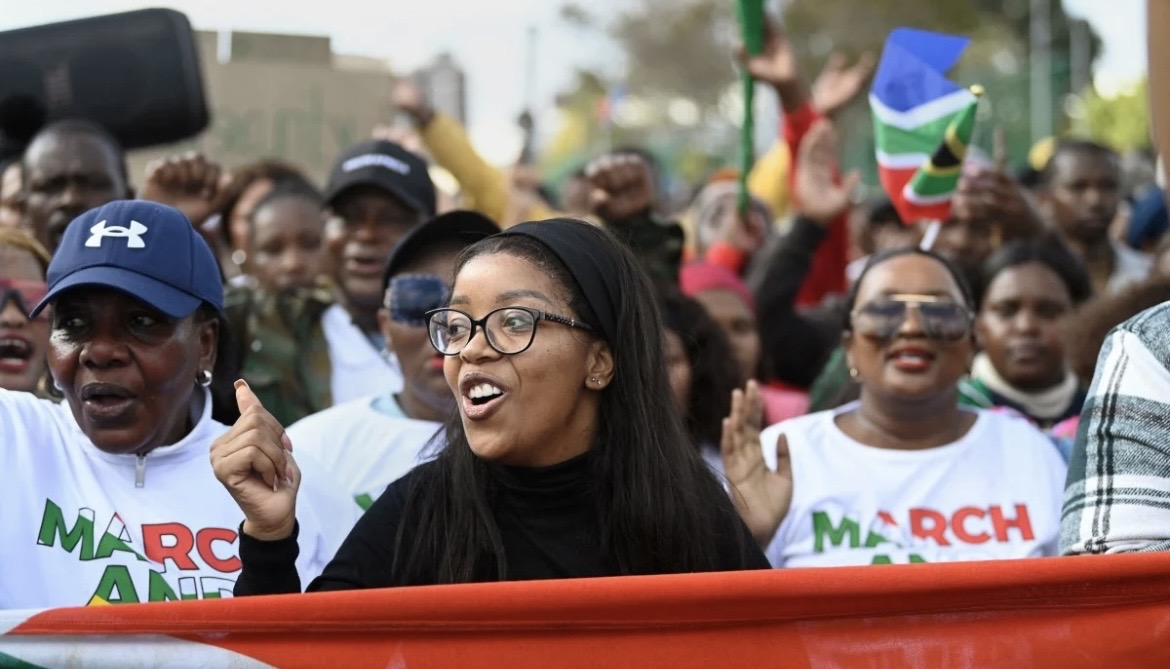 “March and March” dá seis meses para “livrar a África do Sul” de todos os imigrantes ilegais