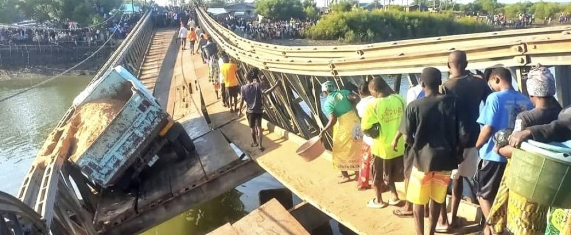 Quelimane: Bairro de Incídua isolado devido a desabamento de ponte por excesso de carga