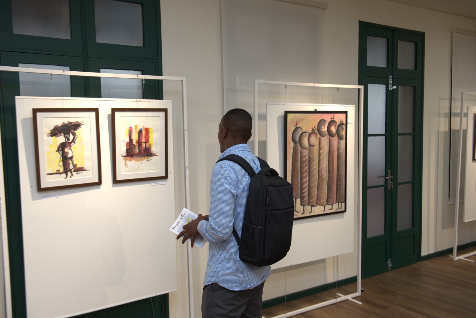BCI acolhe exposição “Versos d’Alma” do artista plástico Das Rochas